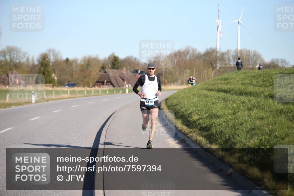 06.04.2025 - 44. Internationalen Wilhelmsburger Insellauf Jannik Wohlers http://msf.ph/oto/7597394 06.04.2025 09:16:12 Laufen 4414 meine-sportfotos.de