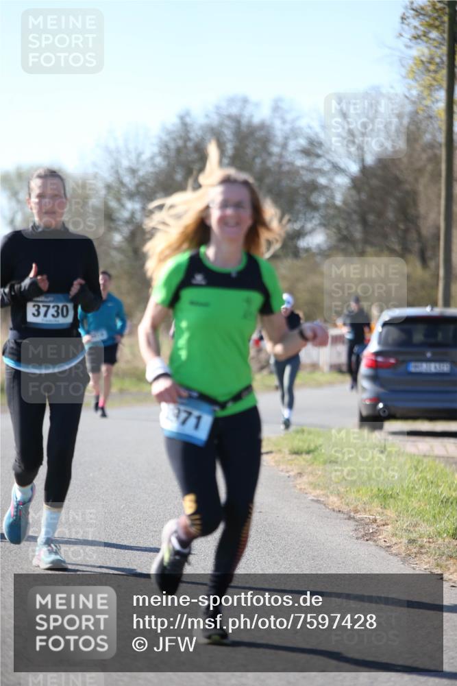 06.04.2025 - 44. Internationalen Wilhelmsburger Insellauf Jannik Wohlers http://msf.ph/oto/7597428 06.04.2025 10:36:31 Laufen 3730, 1971 meine-sportfotos.de