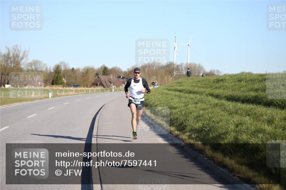 06.04.2025 - 44. Internationalen Wilhelmsburger Insellauf Jannik Wohlers http://msf.ph/oto/7597441 06.04.2025 09:16:13 Laufen 4414 meine-sportfotos.de