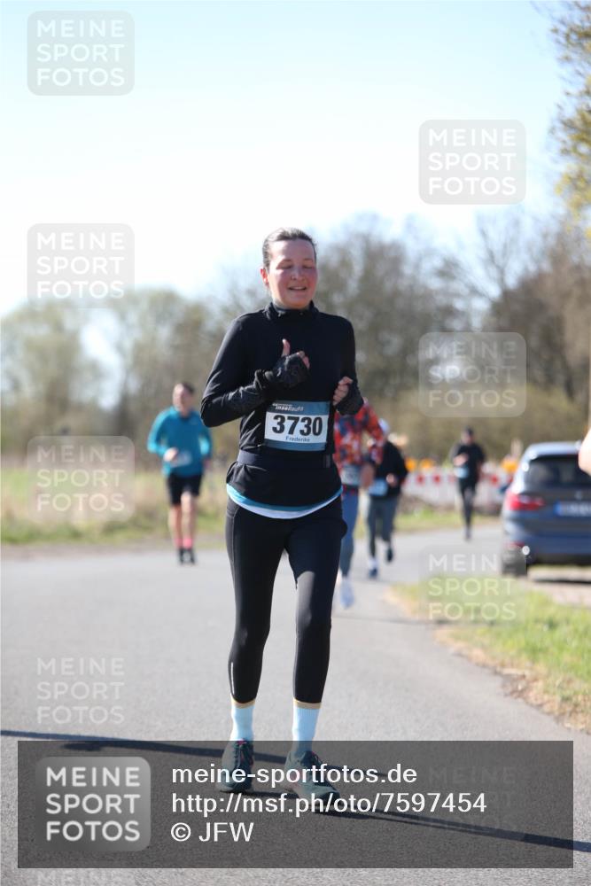 06.04.2025 - 44. Internationalen Wilhelmsburger Insellauf Jannik Wohlers http://msf.ph/oto/7597454 06.04.2025 10:36:32 Laufen 3730 meine-sportfotos.de