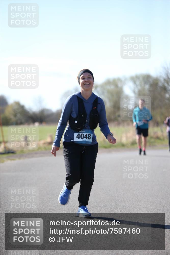 06.04.2025 - 44. Internationalen Wilhelmsburger Insellauf Jannik Wohlers http://msf.ph/oto/7597460 06.04.2025 10:36:33 Laufen 4048 meine-sportfotos.de