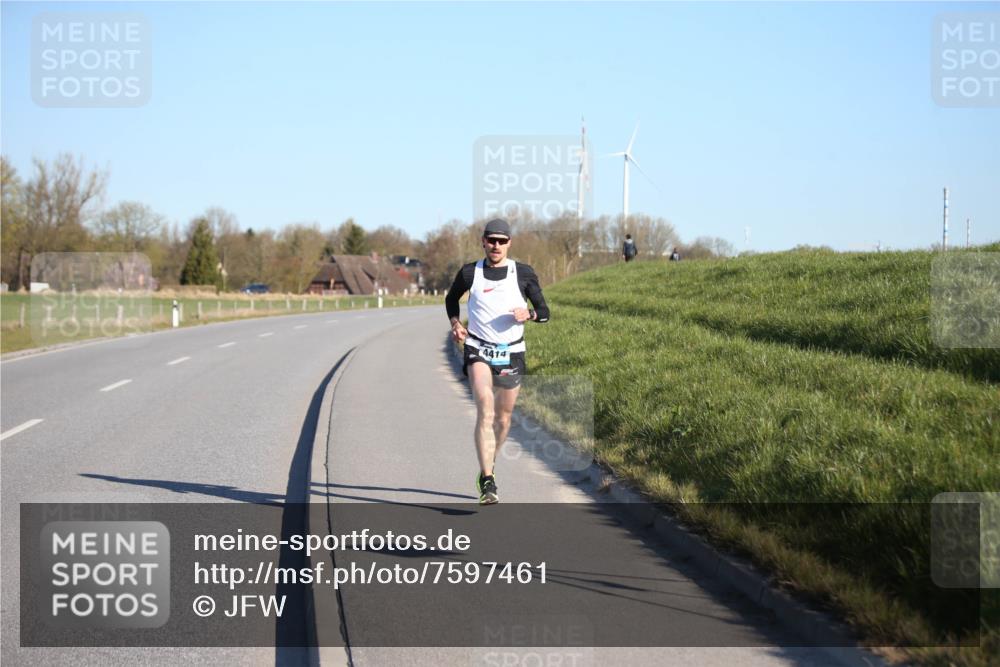 06.04.2025 - 44. Internationalen Wilhelmsburger Insellauf Jannik Wohlers http://msf.ph/oto/7597461 06.04.2025 09:16:14 Laufen 4414 meine-sportfotos.de