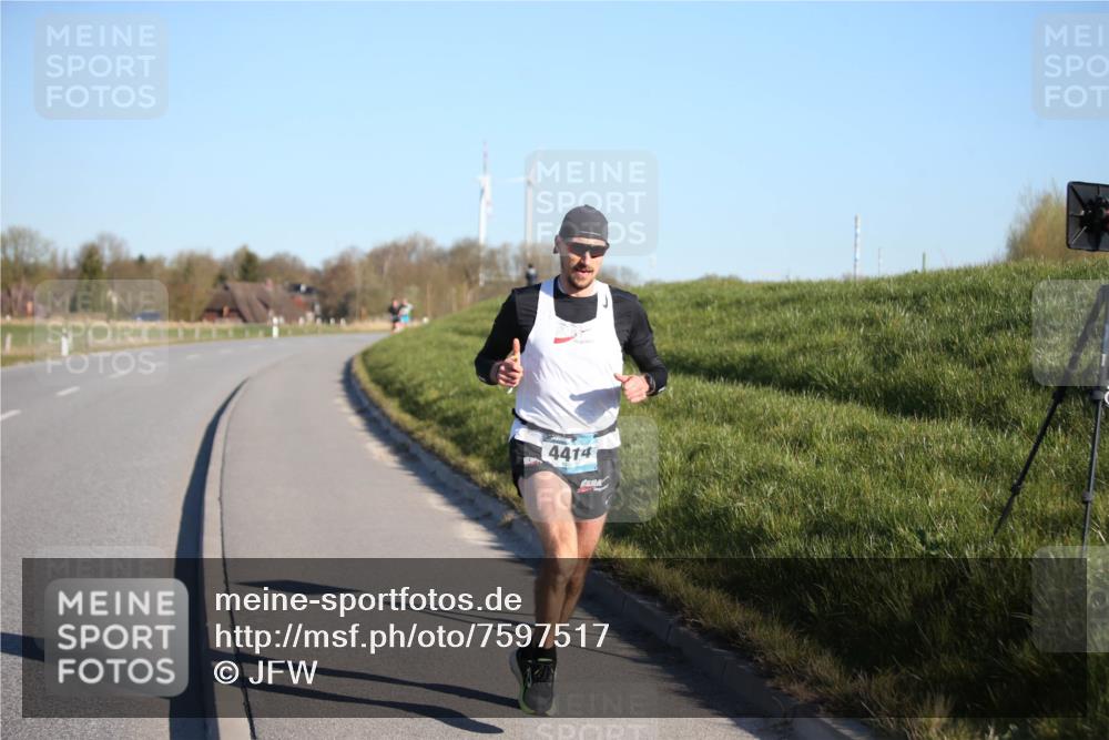 06.04.2025 - 44. Internationalen Wilhelmsburger Insellauf Jannik Wohlers http://msf.ph/oto/7597517 06.04.2025 09:16:15 Laufen 4414 meine-sportfotos.de