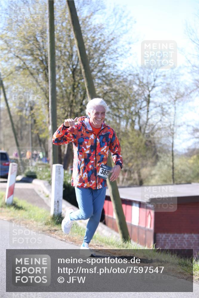06.04.2025 - 44. Internationalen Wilhelmsburger Insellauf Jannik Wohlers http://msf.ph/oto/7597547 06.04.2025 10:36:37 Laufen 3875 meine-sportfotos.de
