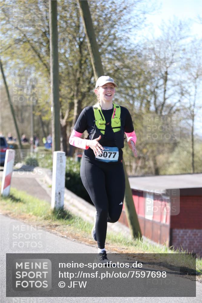 06.04.2025 - 44. Internationalen Wilhelmsburger Insellauf Jannik Wohlers http://msf.ph/oto/7597698 06.04.2025 10:36:55 Laufen 3077 meine-sportfotos.de