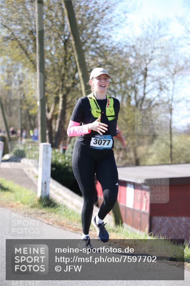 06.04.2025 - 44. Internationalen Wilhelmsburger Insellauf Jannik Wohlers http://msf.ph/oto/7597702 06.04.2025 10:36:55 Laufen 3077 meine-sportfotos.de