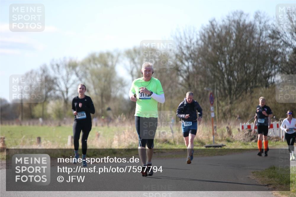 06.04.2025 - 44. Internationalen Wilhelmsburger Insellauf Jannik Wohlers http://msf.ph/oto/7597794 06.04.2025 10:37:13 Laufen 3285, 3112, 3942, 4467, 4045 meine-sportfotos.de