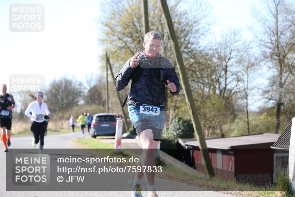 06.04.2025 - 44. Internationalen Wilhelmsburger Insellauf Jannik Wohlers http://msf.ph/oto/7597833 06.04.2025 10:37:25 Laufen 3942 meine-sportfotos.de