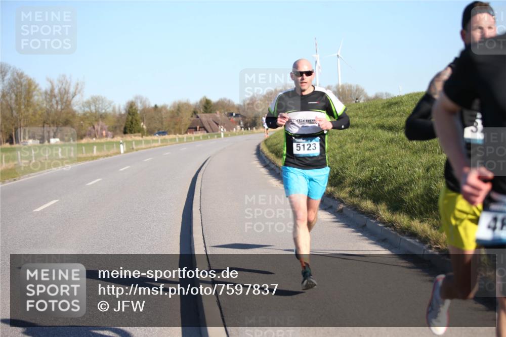 06.04.2025 - 44. Internationalen Wilhelmsburger Insellauf Jannik Wohlers http://msf.ph/oto/7597837 06.04.2025 09:16:37 Laufen 5123, 4 meine-sportfotos.de
