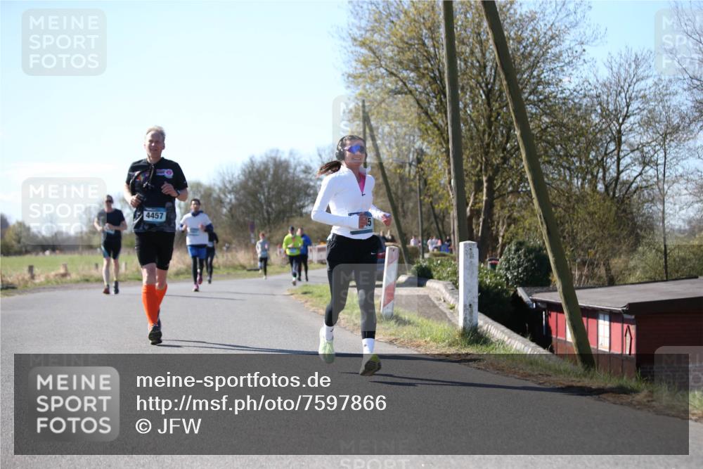 06.04.2025 - 44. Internationalen Wilhelmsburger Insellauf Jannik Wohlers http://msf.ph/oto/7597866 06.04.2025 10:37:27 Laufen 4457 meine-sportfotos.de