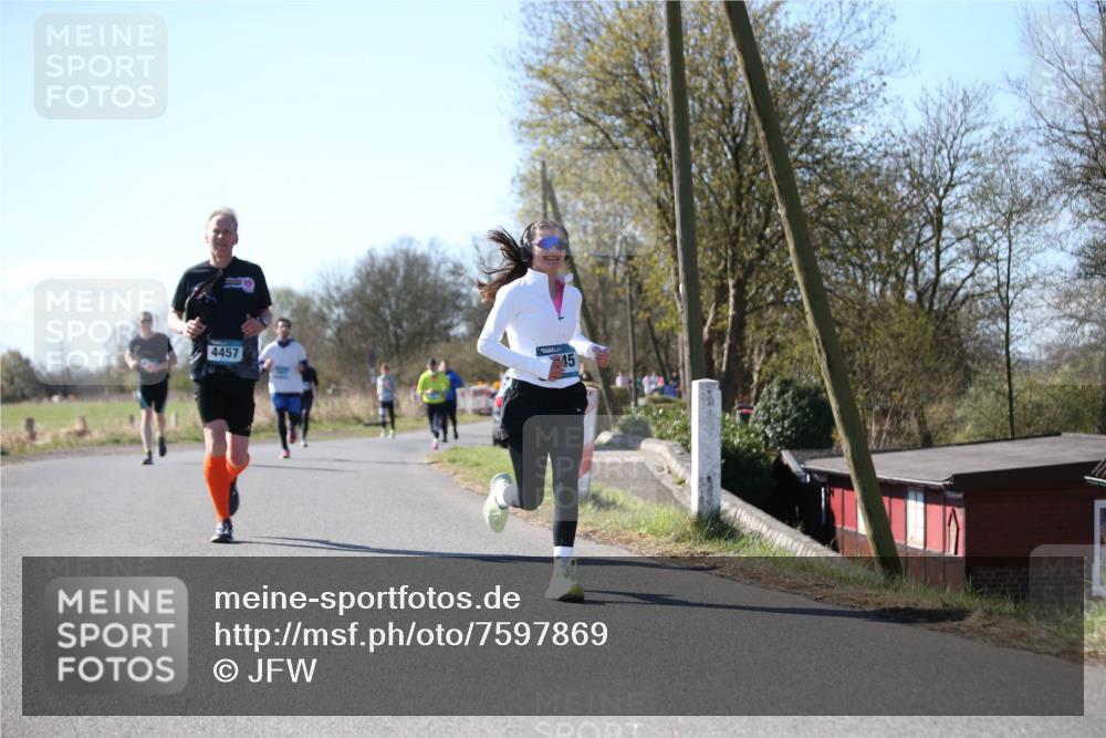 06.04.2025 - 44. Internationalen Wilhelmsburger Insellauf Jannik Wohlers http://msf.ph/oto/7597869 06.04.2025 10:37:27 Laufen 4457, 45 meine-sportfotos.de