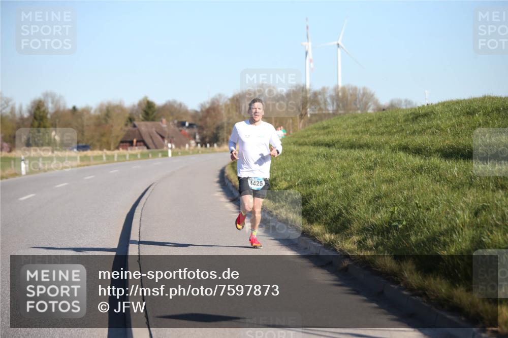06.04.2025 - 44. Internationalen Wilhelmsburger Insellauf Jannik Wohlers http://msf.ph/oto/7597873 06.04.2025 09:16:51 Laufen 4425 meine-sportfotos.de