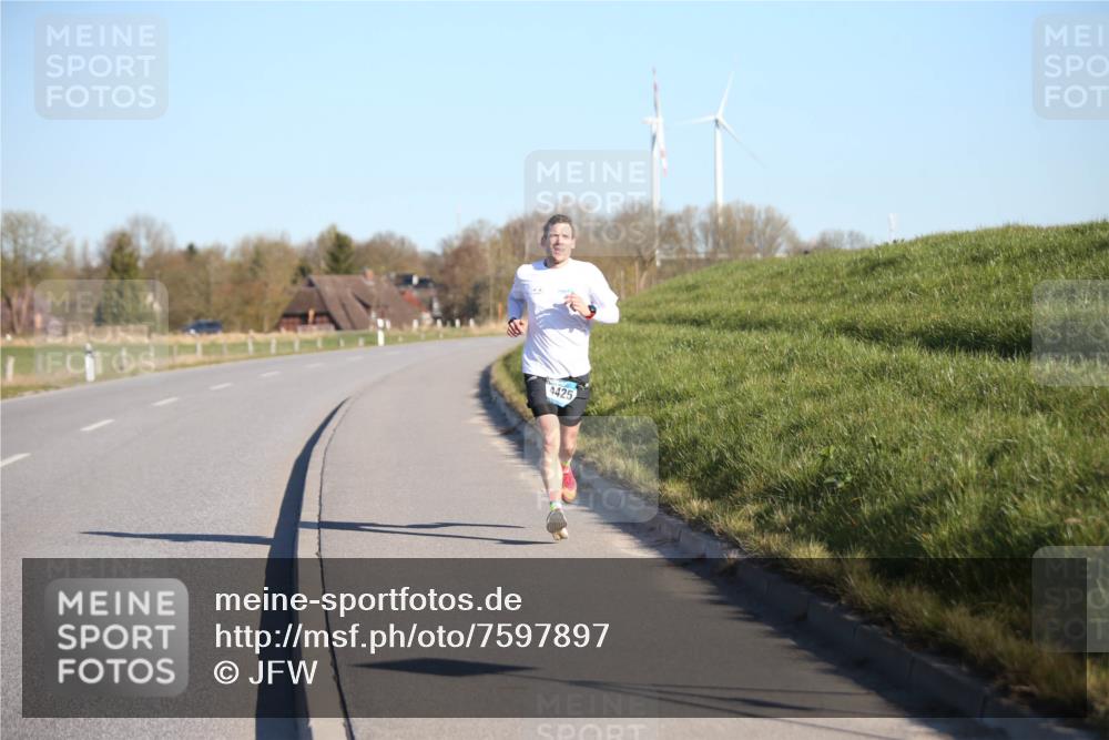06.04.2025 - 44. Internationalen Wilhelmsburger Insellauf Jannik Wohlers http://msf.ph/oto/7597897 06.04.2025 09:16:51 Laufen 4425 meine-sportfotos.de