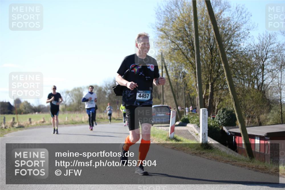 06.04.2025 - 44. Internationalen Wilhelmsburger Insellauf Jannik Wohlers http://msf.ph/oto/7597904 06.04.2025 10:37:28 Laufen 4457 meine-sportfotos.de