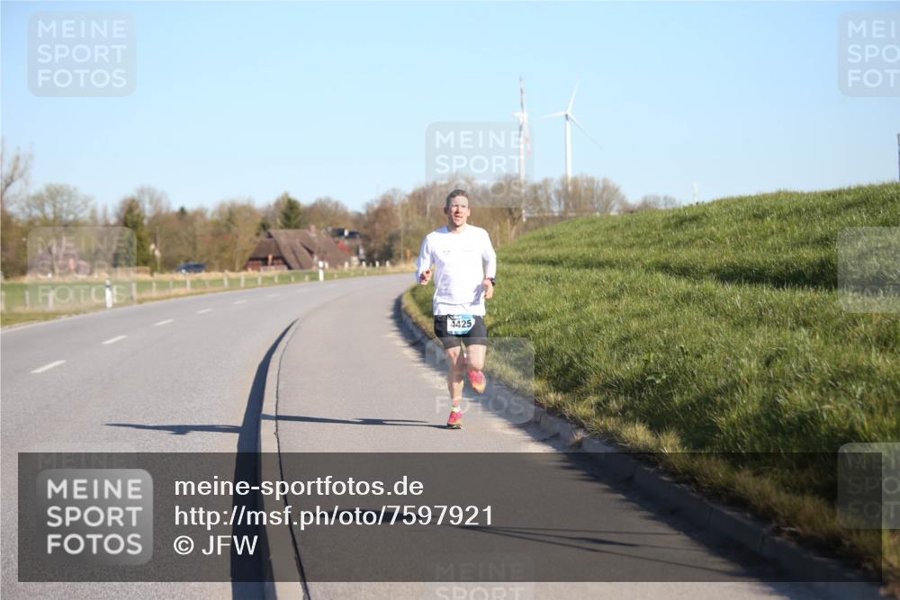 06.04.2025 - 44. Internationalen Wilhelmsburger Insellauf Jannik Wohlers http://msf.ph/oto/7597921 06.04.2025 09:16:51 Laufen  meine-sportfotos.de