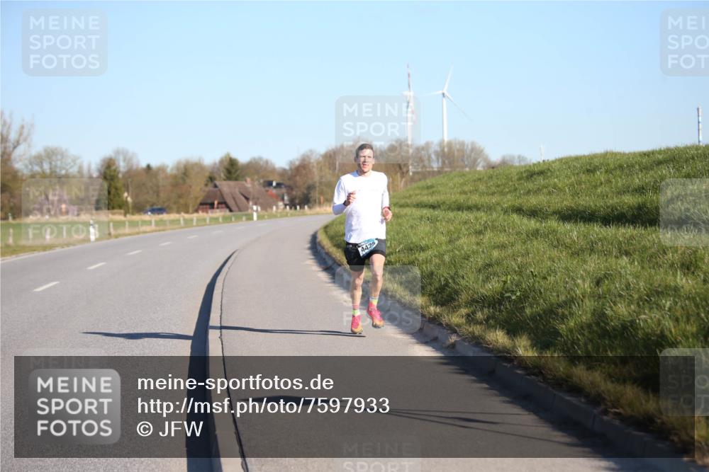 06.04.2025 - 44. Internationalen Wilhelmsburger Insellauf Jannik Wohlers http://msf.ph/oto/7597933 06.04.2025 09:16:51 Laufen 4425 meine-sportfotos.de