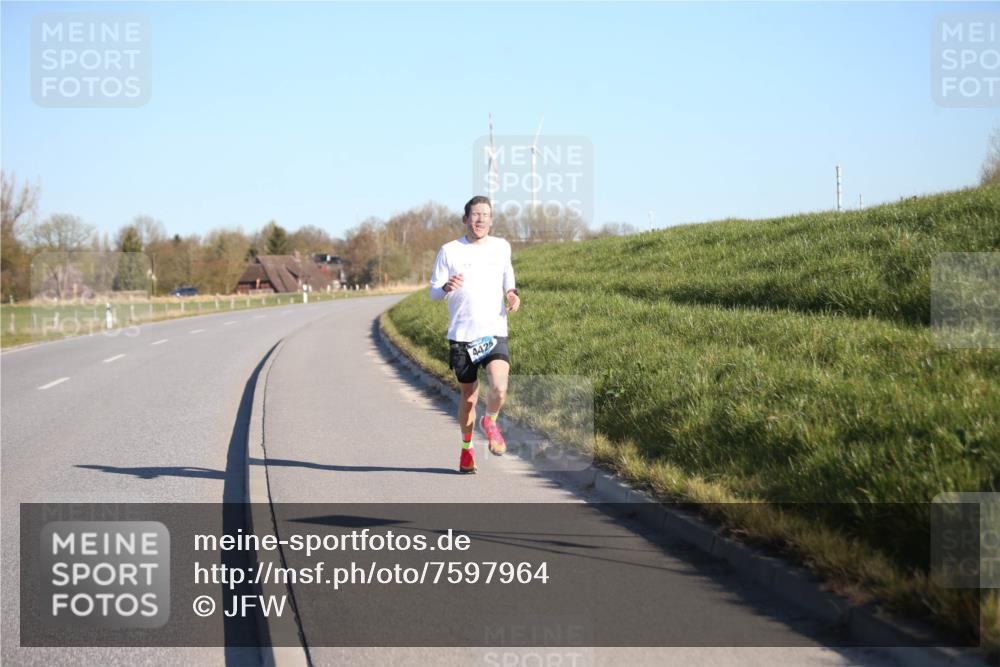 06.04.2025 - 44. Internationalen Wilhelmsburger Insellauf Jannik Wohlers http://msf.ph/oto/7597964 06.04.2025 09:16:52 Laufen 4425 meine-sportfotos.de