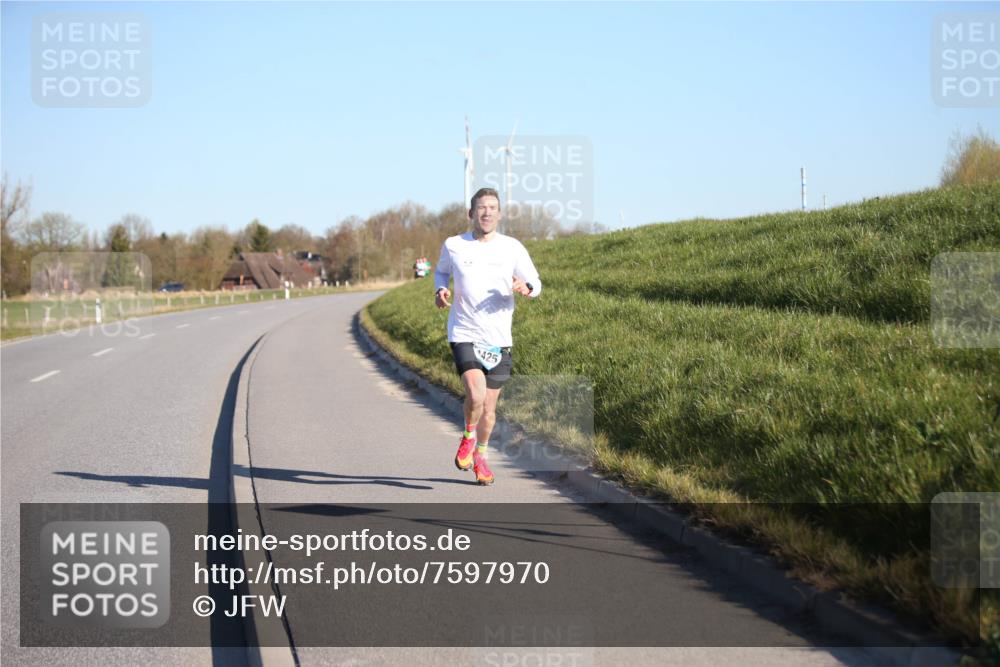 06.04.2025 - 44. Internationalen Wilhelmsburger Insellauf Jannik Wohlers http://msf.ph/oto/7597970 06.04.2025 09:16:52 Laufen 425 meine-sportfotos.de