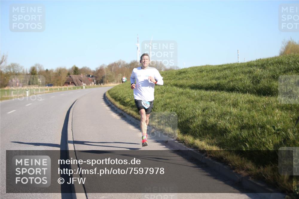 06.04.2025 - 44. Internationalen Wilhelmsburger Insellauf Jannik Wohlers http://msf.ph/oto/7597978 06.04.2025 09:16:52 Laufen 4425 meine-sportfotos.de