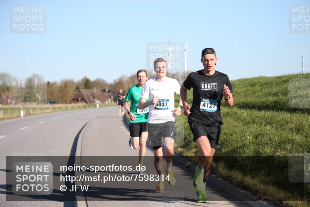 06.04.2025 - 44. Internationalen Wilhelmsburger Insellauf Jannik Wohlers http://msf.ph/oto/7598314 06.04.2025 09:17:14 Laufen 3398, 5037, 4127 meine-sportfotos.de
