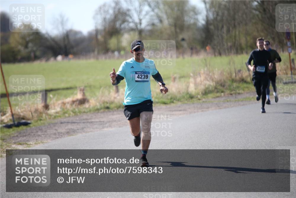 06.04.2025 - 44. Internationalen Wilhelmsburger Insellauf Jannik Wohlers http://msf.ph/oto/7598343 06.04.2025 10:38:11 Laufen 4239, 3502 meine-sportfotos.de