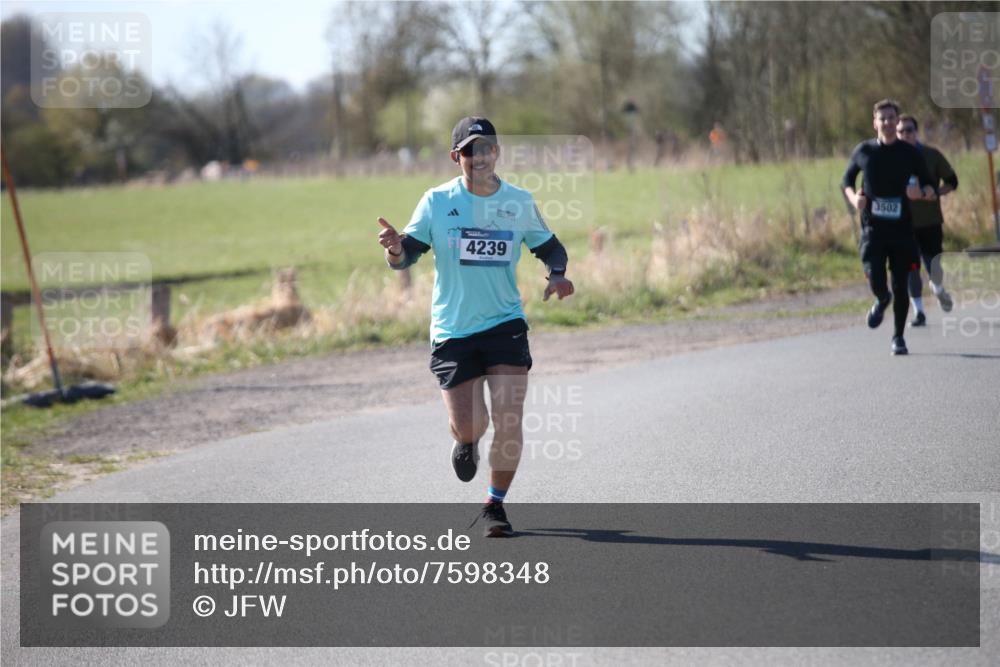 06.04.2025 - 44. Internationalen Wilhelmsburger Insellauf Jannik Wohlers http://msf.ph/oto/7598348 06.04.2025 10:38:11 Laufen 4239, 3502 meine-sportfotos.de