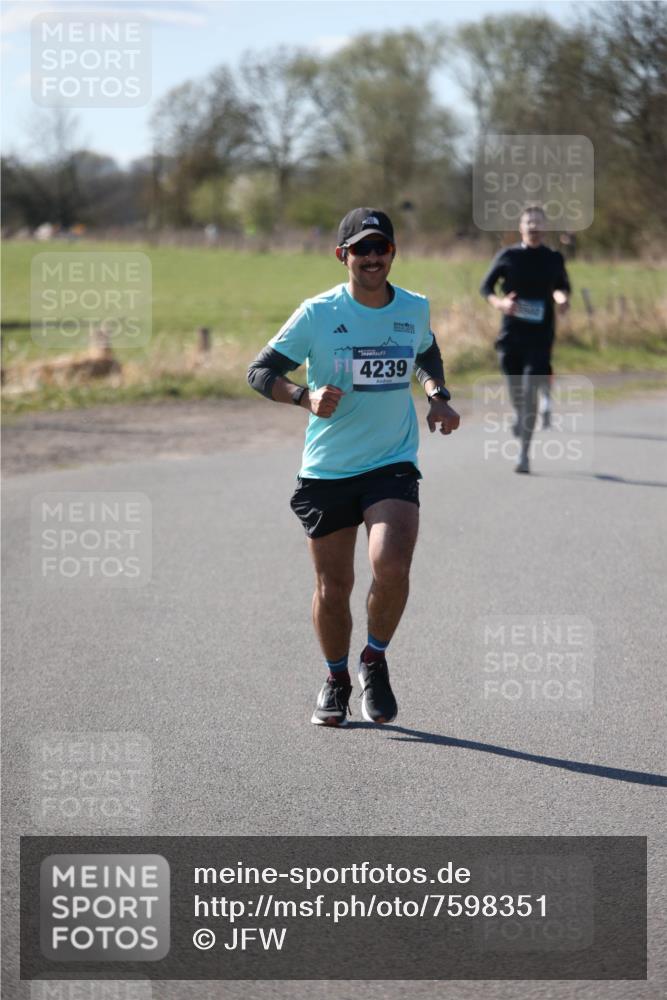 06.04.2025 - 44. Internationalen Wilhelmsburger Insellauf Jannik Wohlers http://msf.ph/oto/7598351 06.04.2025 10:38:13 Laufen 4239 meine-sportfotos.de