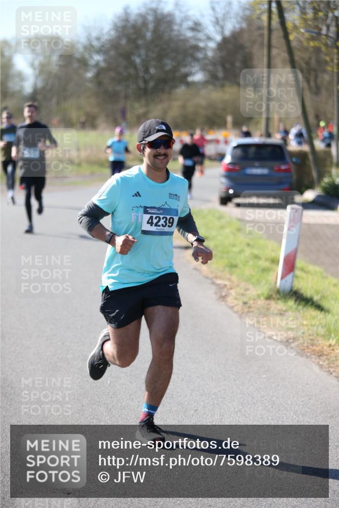 06.04.2025 - 44. Internationalen Wilhelmsburger Insellauf Jannik Wohlers http://msf.ph/oto/7598389 06.04.2025 10:38:15 Laufen 4239 meine-sportfotos.de