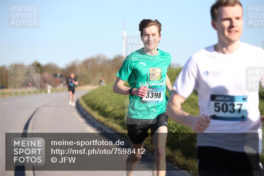 06.04.2025 - 44. Internationalen Wilhelmsburger Insellauf Jannik Wohlers http://msf.ph/oto/7598412 06.04.2025 09:17:15 Laufen 3398, 5037 meine-sportfotos.de