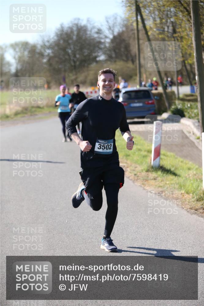 06.04.2025 - 44. Internationalen Wilhelmsburger Insellauf Jannik Wohlers http://msf.ph/oto/7598419 06.04.2025 10:38:20 Laufen 3502 meine-sportfotos.de
