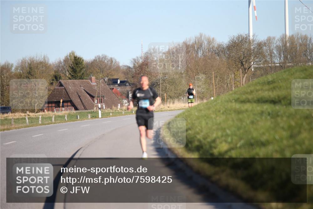 06.04.2025 - 44. Internationalen Wilhelmsburger Insellauf Jannik Wohlers http://msf.ph/oto/7598425 06.04.2025 09:17:17 Laufen  meine-sportfotos.de
