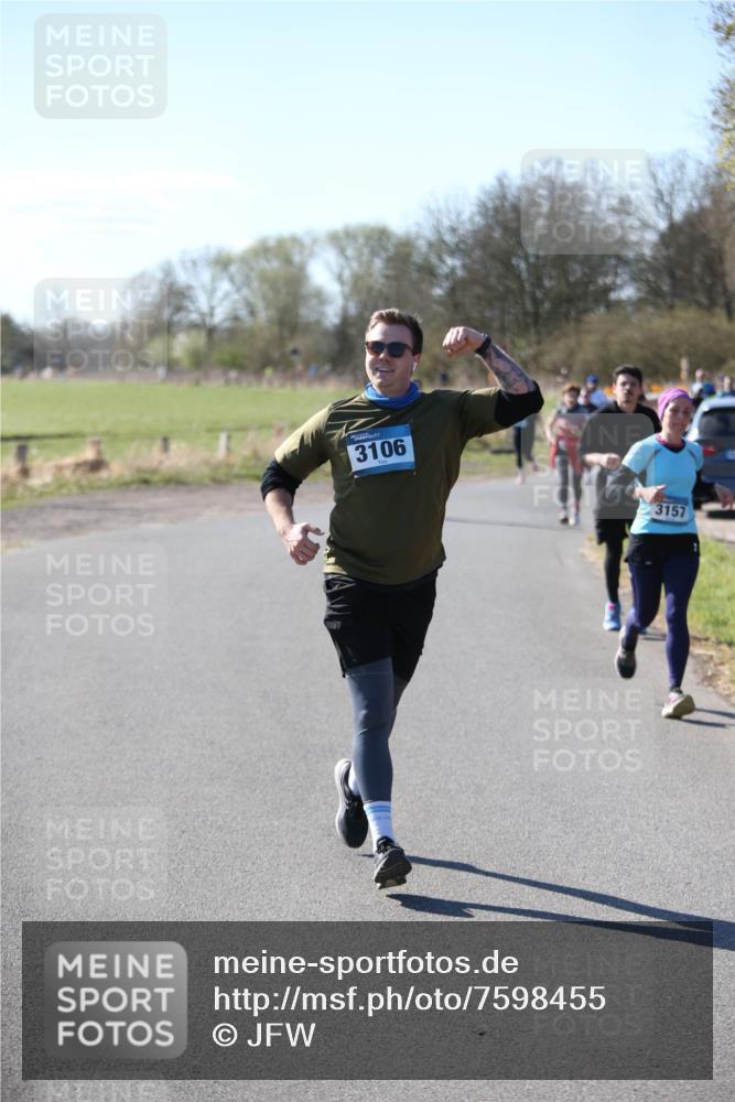 06.04.2025 - 44. Internationalen Wilhelmsburger Insellauf Jannik Wohlers http://msf.ph/oto/7598455 06.04.2025 10:38:24 Laufen 3106, 3157 meine-sportfotos.de