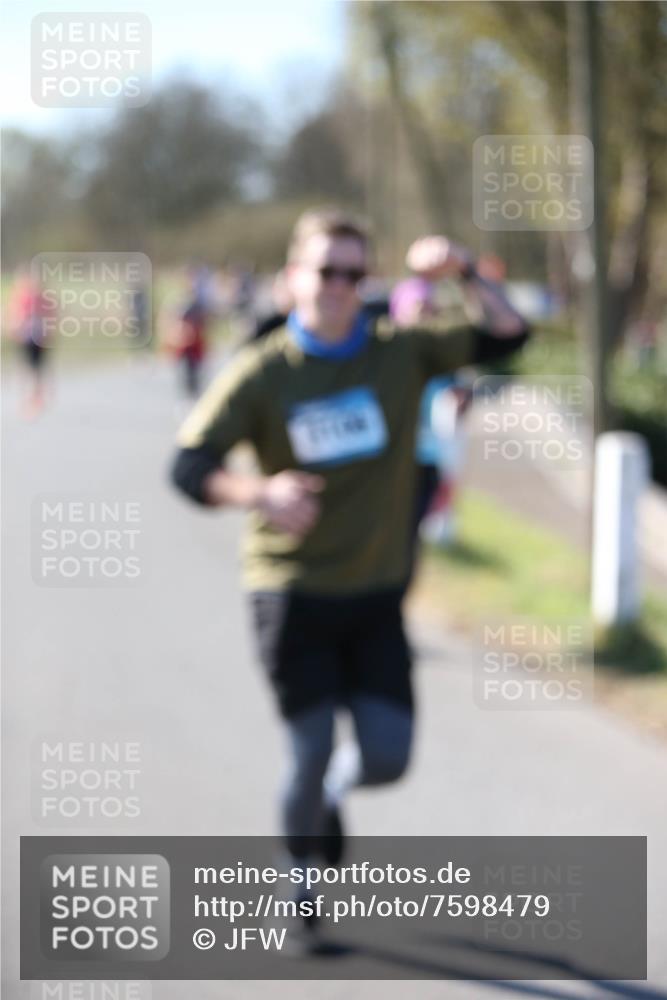 06.04.2025 - 44. Internationalen Wilhelmsburger Insellauf Jannik Wohlers http://msf.ph/oto/7598479 06.04.2025 10:38:25 Laufen  meine-sportfotos.de