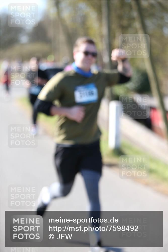 06.04.2025 - 44. Internationalen Wilhelmsburger Insellauf Jannik Wohlers http://msf.ph/oto/7598492 06.04.2025 10:38:25 Laufen  meine-sportfotos.de