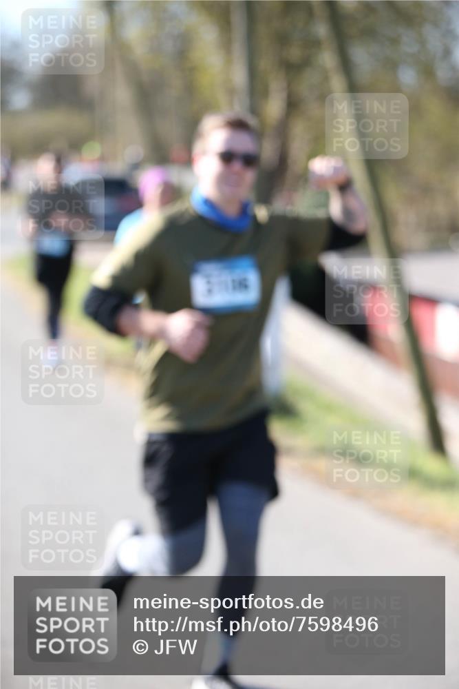 06.04.2025 - 44. Internationalen Wilhelmsburger Insellauf Jannik Wohlers http://msf.ph/oto/7598496 06.04.2025 10:38:25 Laufen  meine-sportfotos.de