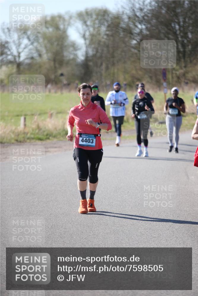 06.04.2025 - 44. Internationalen Wilhelmsburger Insellauf Jannik Wohlers http://msf.ph/oto/7598505 06.04.2025 10:38:29 Laufen 4403 meine-sportfotos.de