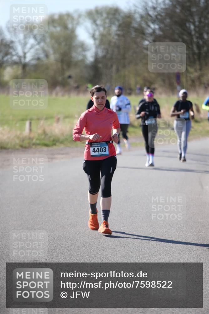 06.04.2025 - 44. Internationalen Wilhelmsburger Insellauf Jannik Wohlers http://msf.ph/oto/7598522 06.04.2025 10:38:30 Laufen 4403 meine-sportfotos.de