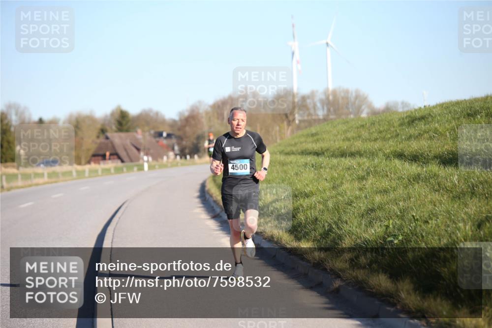 06.04.2025 - 44. Internationalen Wilhelmsburger Insellauf Jannik Wohlers http://msf.ph/oto/7598532 06.04.2025 09:17:21 Laufen 4500 meine-sportfotos.de