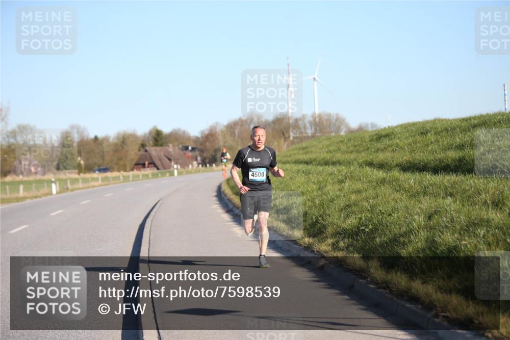 06.04.2025 - 44. Internationalen Wilhelmsburger Insellauf Jannik Wohlers http://msf.ph/oto/7598539 06.04.2025 09:17:21 Laufen 4500 meine-sportfotos.de