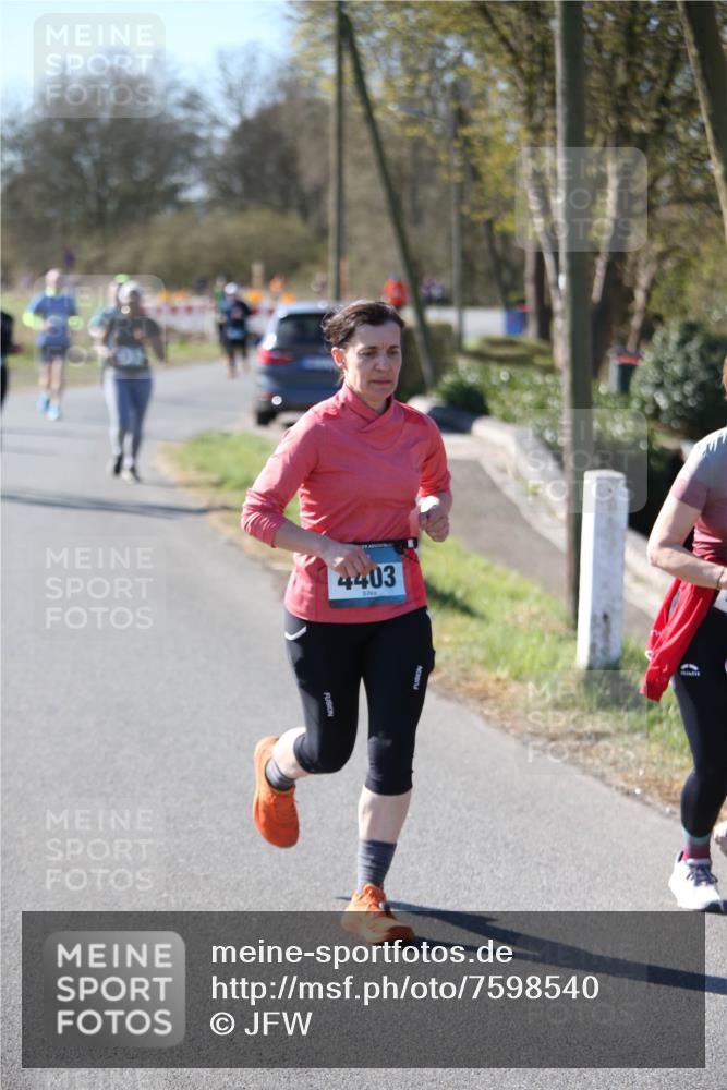 06.04.2025 - 44. Internationalen Wilhelmsburger Insellauf Jannik Wohlers http://msf.ph/oto/7598540 06.04.2025 10:38:34 Laufen 4403, 1 meine-sportfotos.de