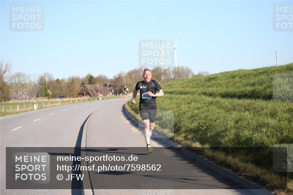 06.04.2025 - 44. Internationalen Wilhelmsburger Insellauf Jannik Wohlers http://msf.ph/oto/7598562 06.04.2025 09:17:22 Laufen 450 meine-sportfotos.de
