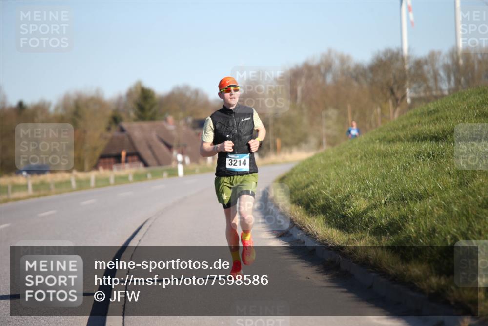 06.04.2025 - 44. Internationalen Wilhelmsburger Insellauf Jannik Wohlers http://msf.ph/oto/7598586 06.04.2025 09:17:34 Laufen 3214 meine-sportfotos.de