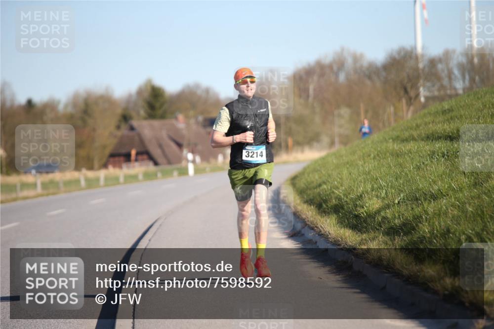 06.04.2025 - 44. Internationalen Wilhelmsburger Insellauf Jannik Wohlers http://msf.ph/oto/7598592 06.04.2025 09:17:34 Laufen 3214 meine-sportfotos.de