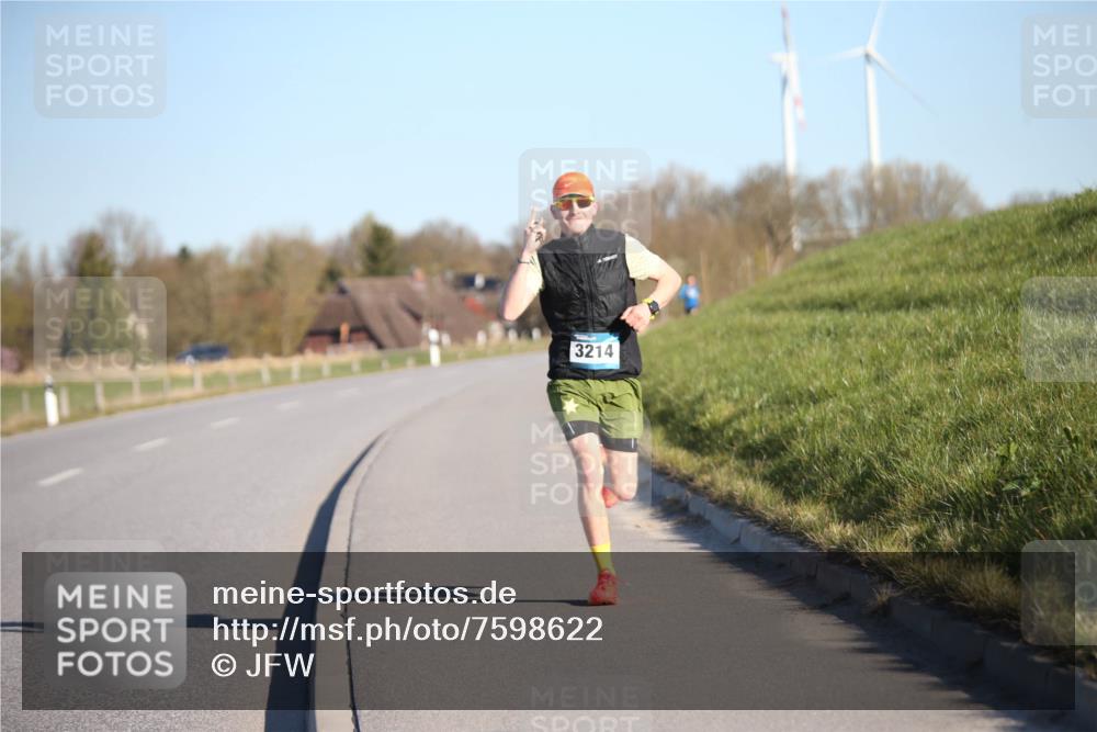06.04.2025 - 44. Internationalen Wilhelmsburger Insellauf Jannik Wohlers http://msf.ph/oto/7598622 06.04.2025 09:17:36 Laufen 3214 meine-sportfotos.de