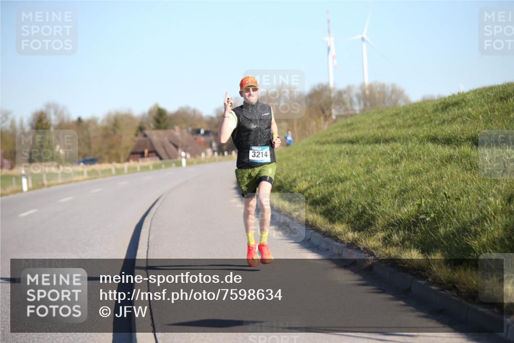 06.04.2025 - 44. Internationalen Wilhelmsburger Insellauf Jannik Wohlers http://msf.ph/oto/7598634 06.04.2025 09:17:36 Laufen 3214 meine-sportfotos.de
