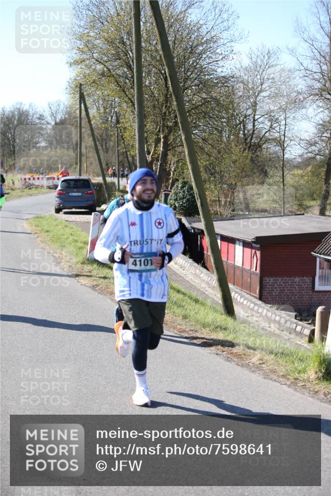 06.04.2025 - 44. Internationalen Wilhelmsburger Insellauf Jannik Wohlers http://msf.ph/oto/7598641 06.04.2025 10:38:42 Laufen 4101 meine-sportfotos.de