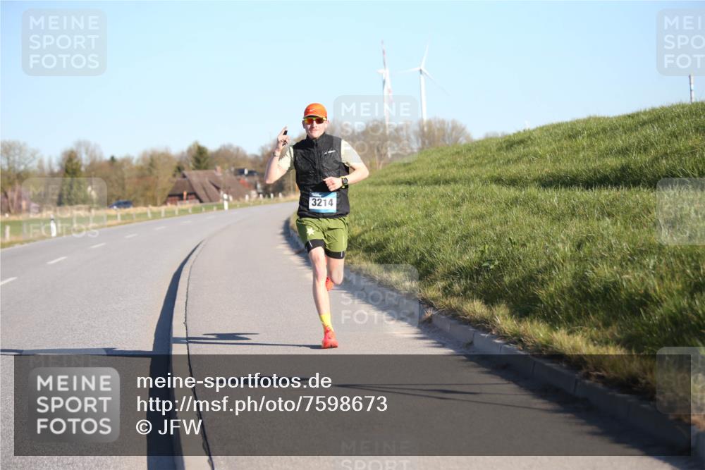 06.04.2025 - 44. Internationalen Wilhelmsburger Insellauf Jannik Wohlers http://msf.ph/oto/7598673 06.04.2025 09:17:36 Laufen 3214 meine-sportfotos.de