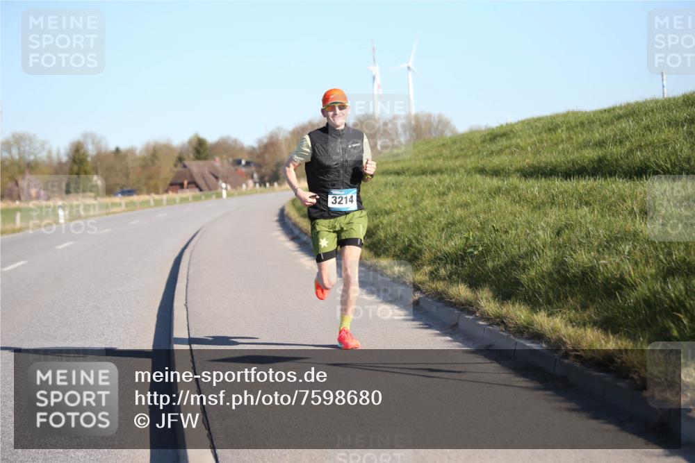 06.04.2025 - 44. Internationalen Wilhelmsburger Insellauf Jannik Wohlers http://msf.ph/oto/7598680 06.04.2025 09:17:37 Laufen 3214 meine-sportfotos.de