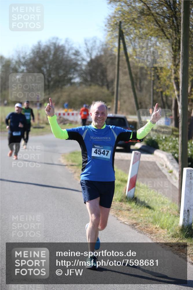 06.04.2025 - 44. Internationalen Wilhelmsburger Insellauf Jannik Wohlers http://msf.ph/oto/7598681 06.04.2025 10:38:45 Laufen 4547 meine-sportfotos.de