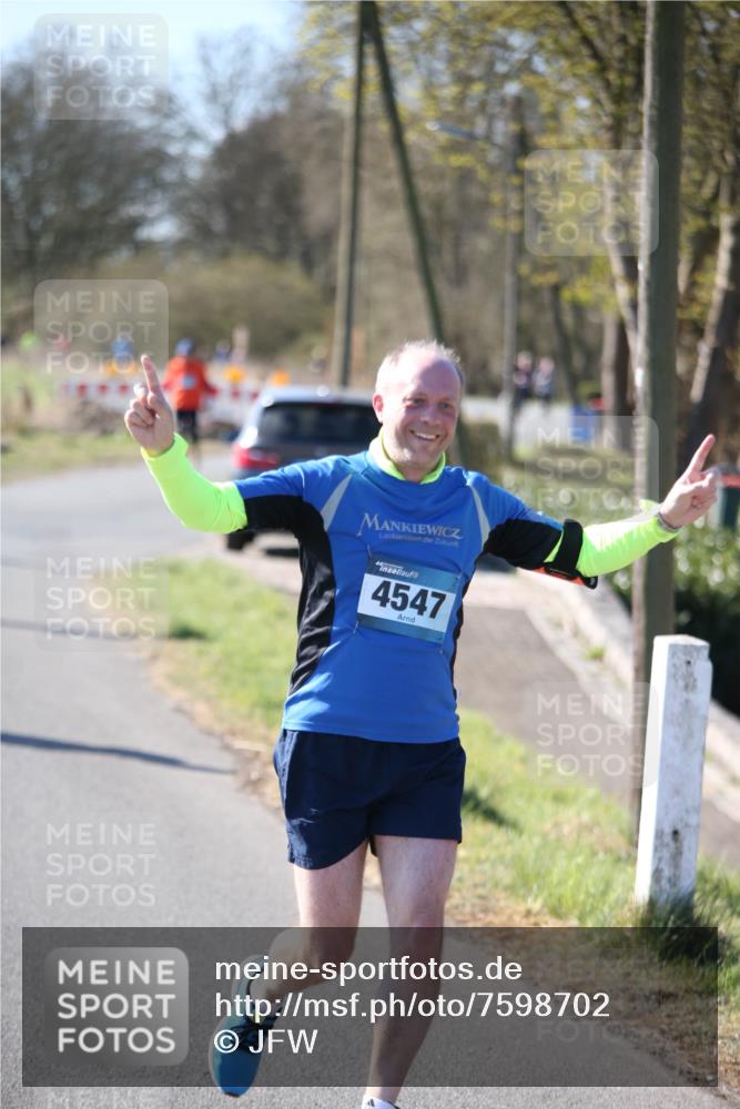 06.04.2025 - 44. Internationalen Wilhelmsburger Insellauf Jannik Wohlers http://msf.ph/oto/7598702 06.04.2025 10:38:45 Laufen 4547 meine-sportfotos.de
